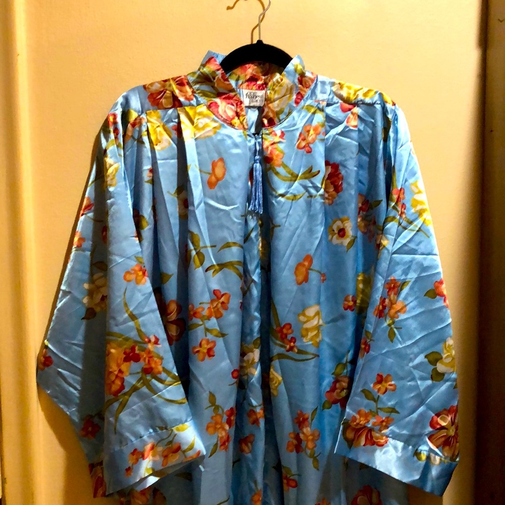 One Hanes place zipper front nightgown w/ pockets
